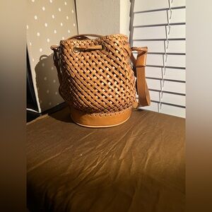 Inge Sport Tan Leather Weaved Bucket Bag, good condition w matching earrings